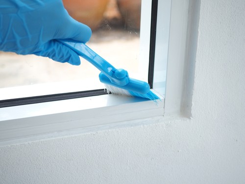 https://www.windowgrill.com.sg/wp-content/uploads/2022/11/How-To-Clean-Your-Sliding-Window-Track-1.jpg